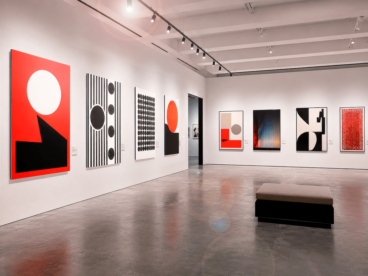 Dibond panels displayed at indoor exhibition with professional gallery lighting