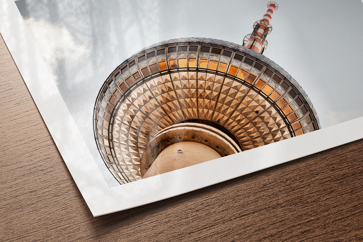 PhotoArt White Baryta fine art paper swatch with natural white tone, fine texture and classic baryta gloss